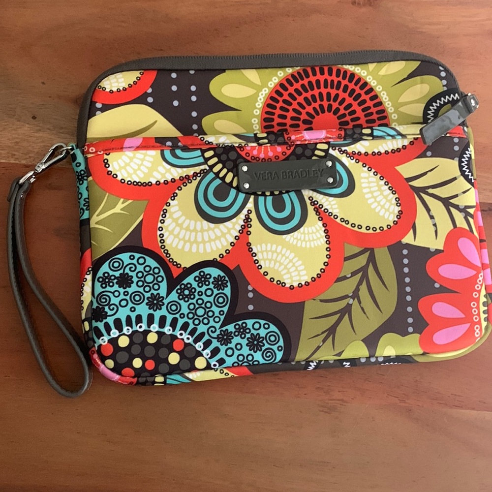 Vera Bradley Flower Shower Tablet Case
